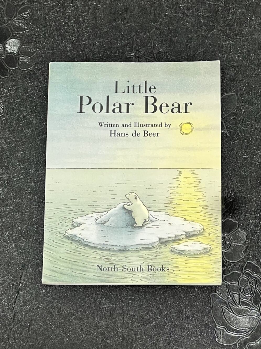 Little Polar Bear Finds a Friend Hans De Beer 1989